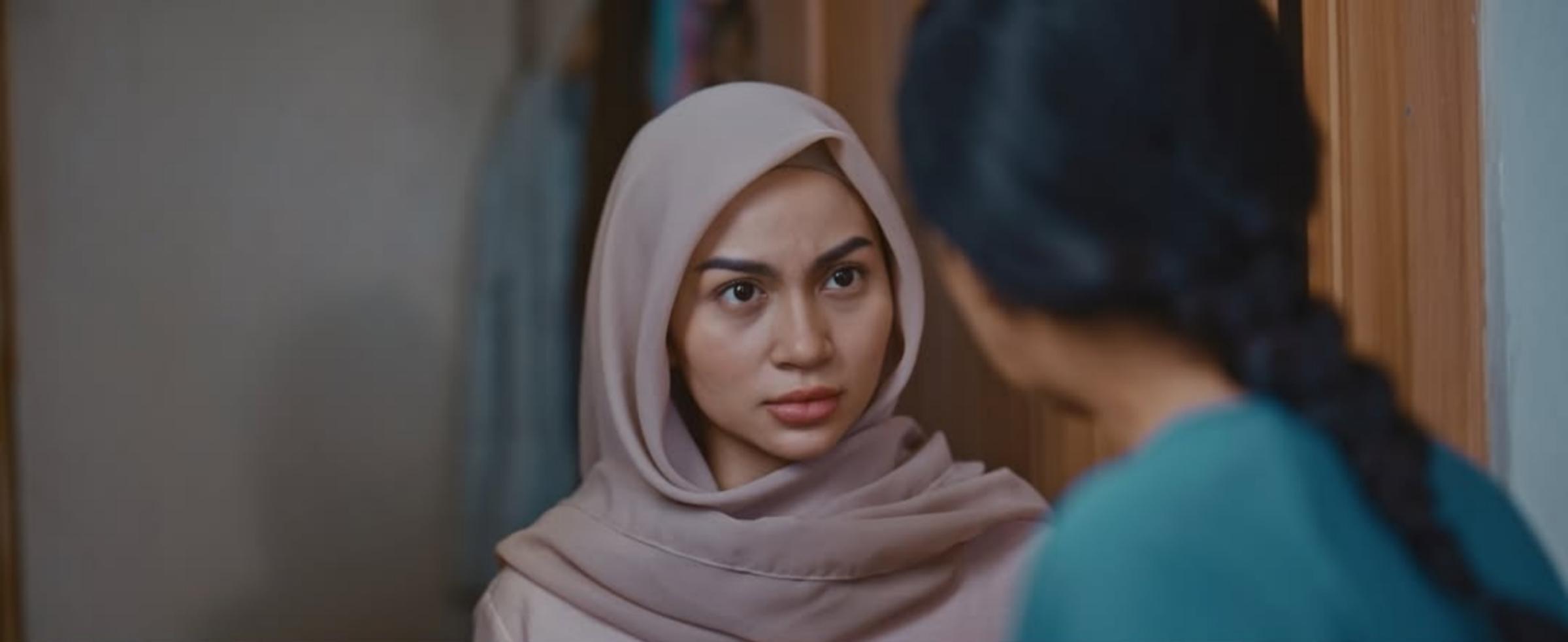 NGOBROL - Salah satu adegan penting dalam film Lah Tahzan karya Hanung Bramantyo.