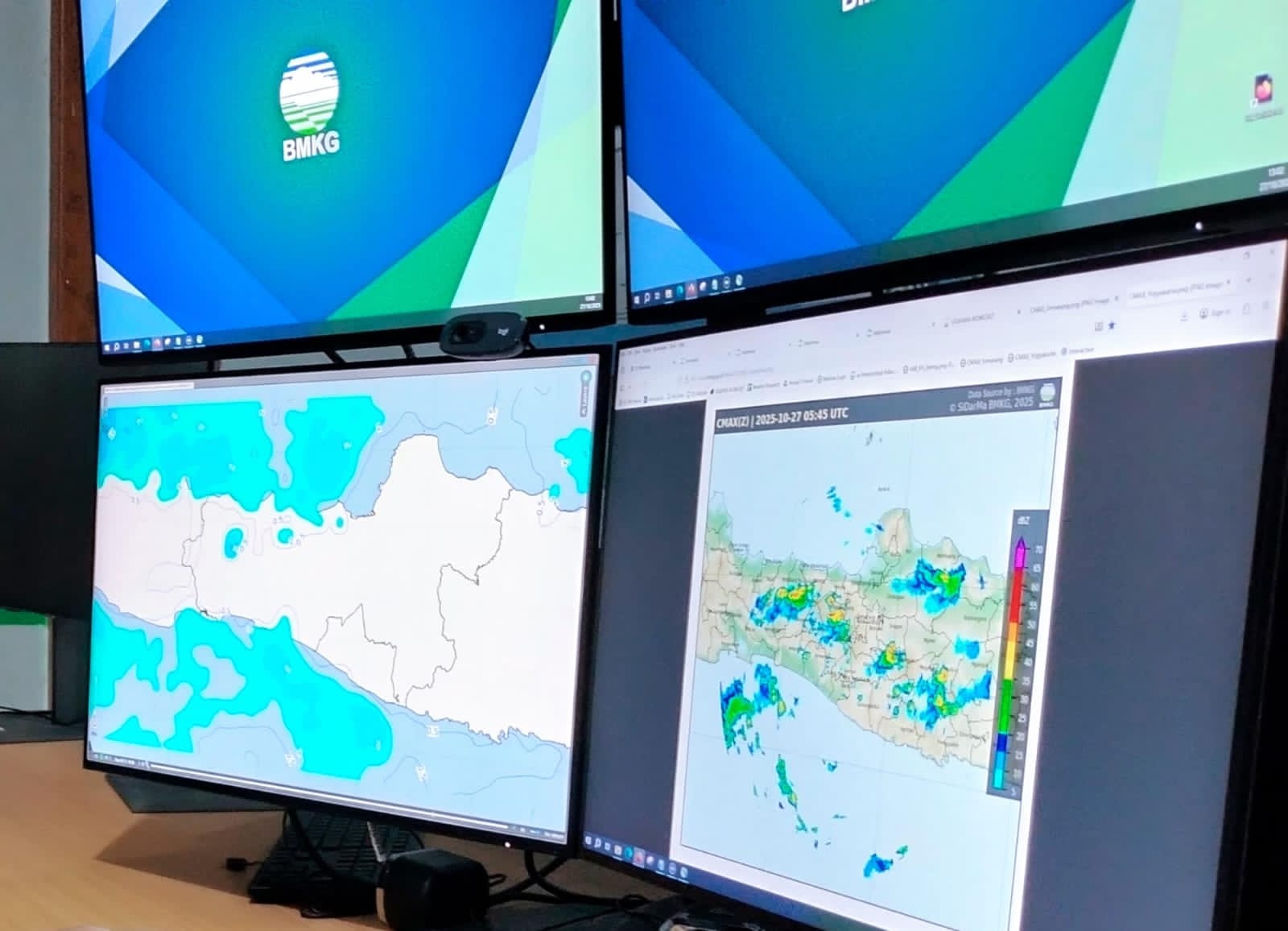 Layar monitor pantauan cuaca di BMKG Semarang Ahmad Yani Semarang beberapa waktu lalu.