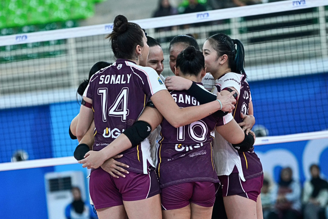 Bandung bjb Tandamata meraih tiga poin usai mengalahkan Medan Falcons di kandangnya dengan skor 3-0 (25-17, 25-18, 25-20).