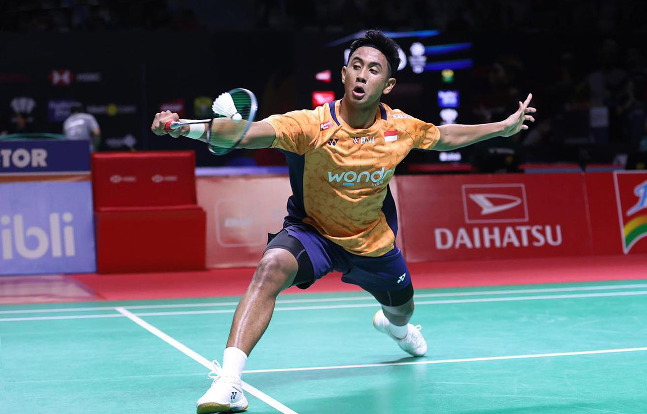 Unggulan delapan Alwi Farhan lolos ke babak 16 besar setelah menang dua gim langsung atas Ayush Shetty (India), 21-8, 21-13.