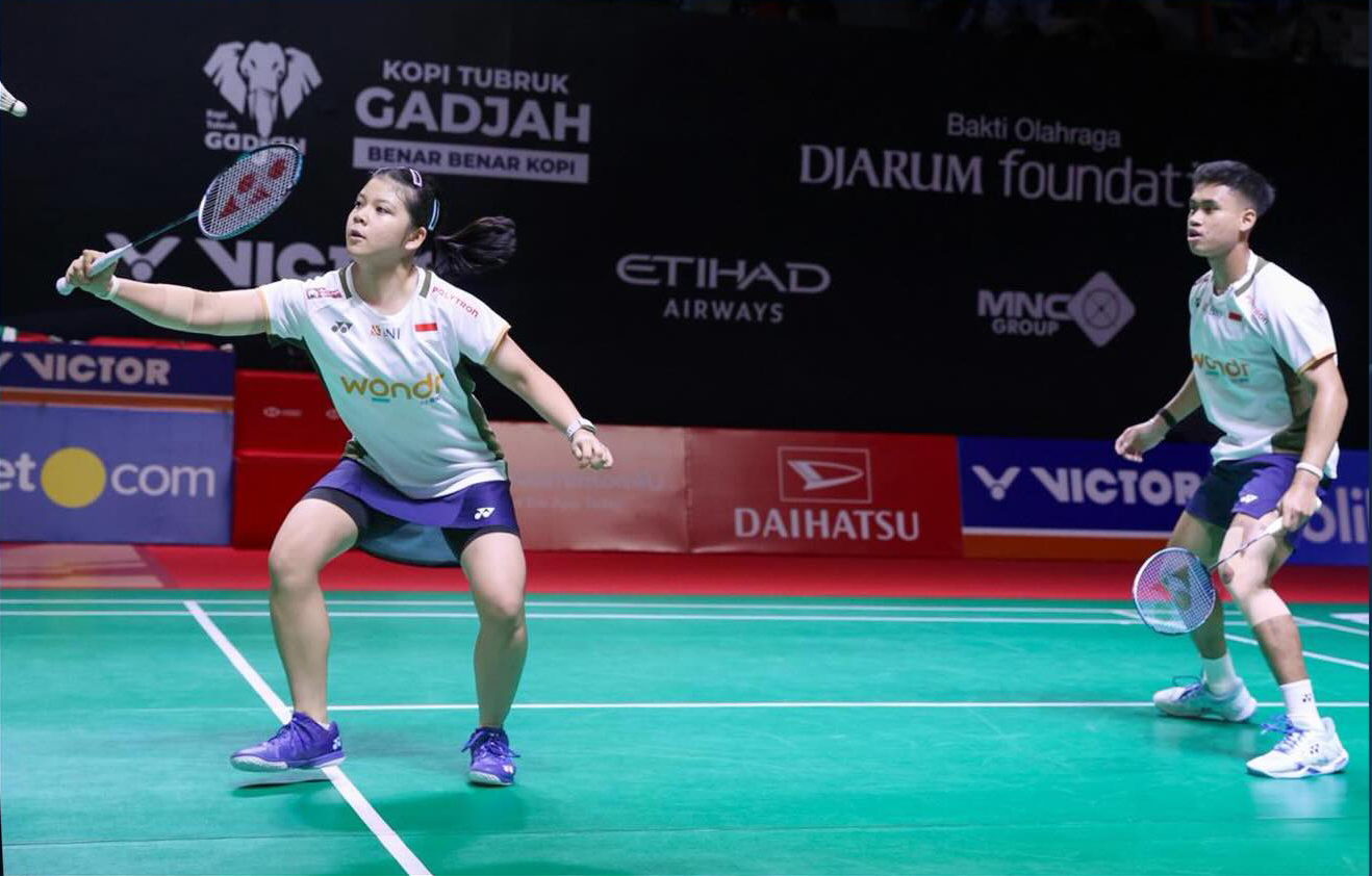 Jafar Hidayatullah/Felisha Alberta Nathaniel Pasaribu menang straight game atas wakil Denmark, Kristoffer Kolding/Mette Werge 21-14, 21-19 dan lolos ke babak 16 besar.
