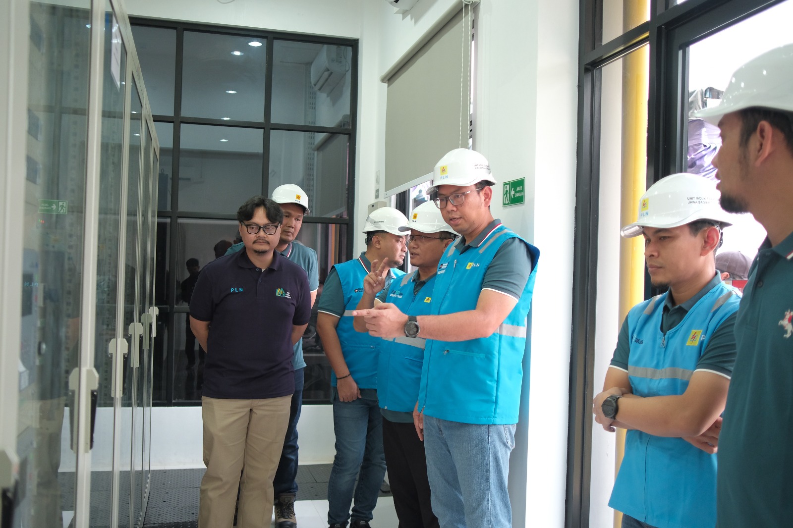 PERESMIAN : GM PLN UIT JBT, Handy Wihartady meresmikan pengoperasian DSS Gardu Induk 150 kV Srondol, Kota Semarang, Selasa (30/12/2025).