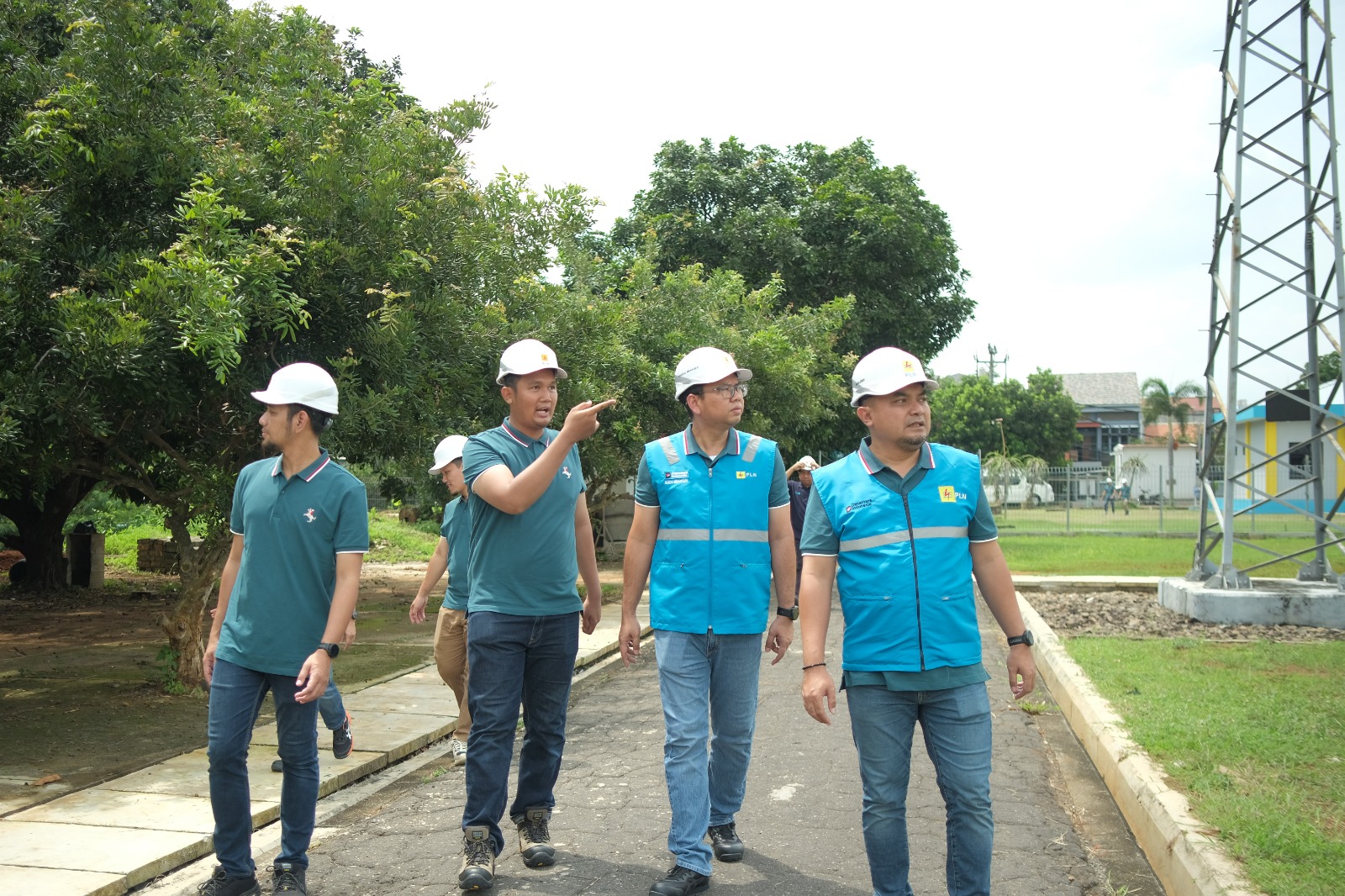 JAGA KEANDALAN LISTRIK : GM PLN UIT JBT, Handy Wihartady meresmikan pengoperasian DSS Gardu Induk 150 kV Srondol, Kota Semarang, Selasa (30/12/2025).