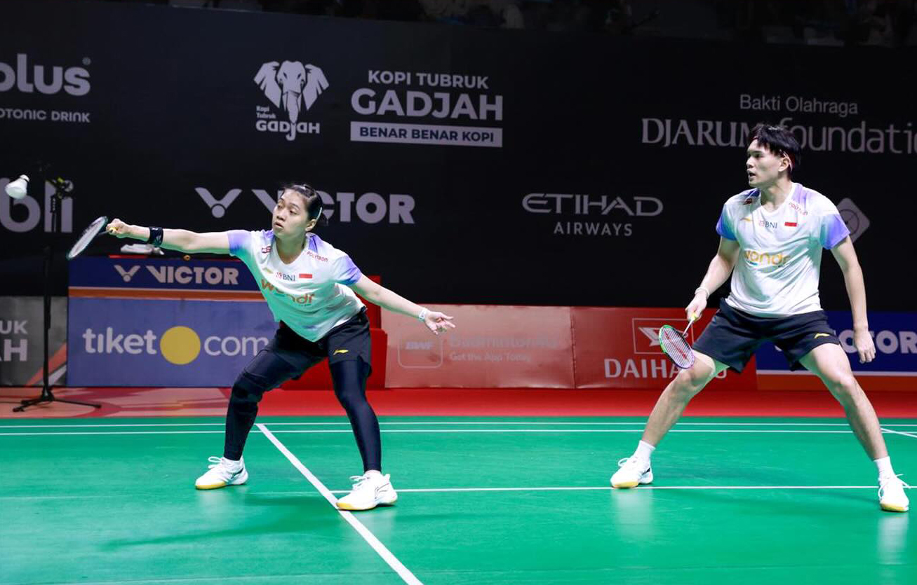 Adnan Maulana/Indah Cahya Sari Jamil mengamankan tiket ke babak perempatfinal usai menang rubber 21-13, 20-22, 21-19 atas Lee Jong Min/Lee Yu Lim.