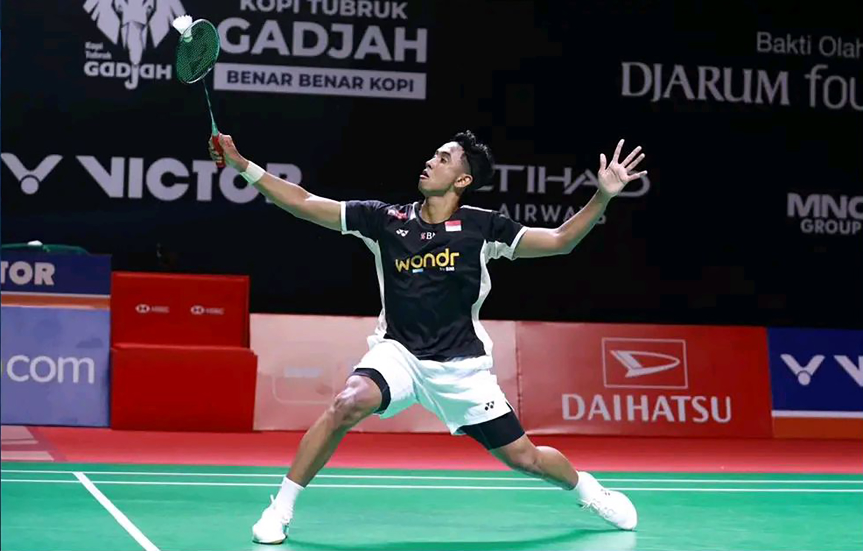 Alwi Farhan lolos ke babak 16 besar Indonesia Masters 2026 usai mengalahkan wakil China, Wang Zheng Xing 15-21, 21-19, 21-16.