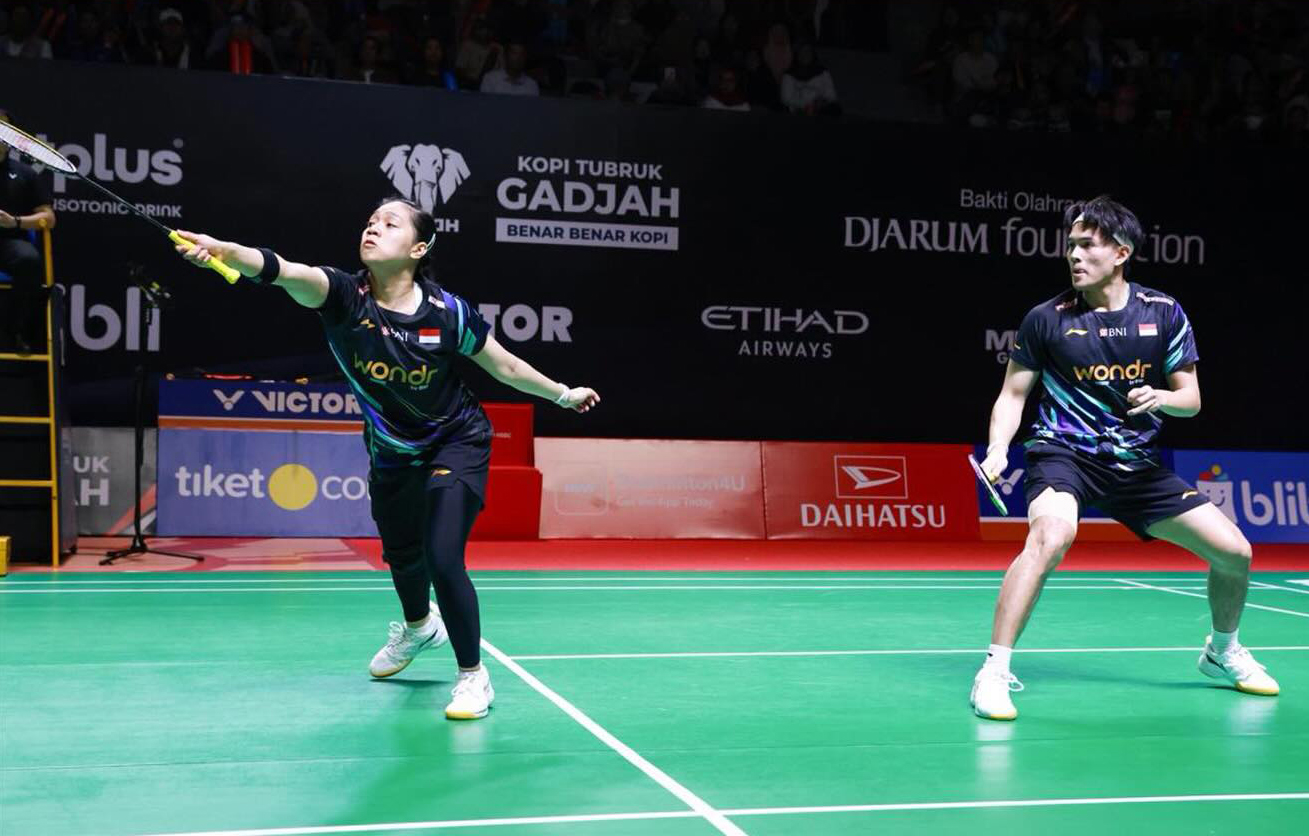 Adnan Maulana/Indah Cahya Sari Jamil harus mengakui keunggulan wakil China, Jiang Zhen Bang/Wei Ya Xin 20-22, 22-14, 19-21 di babak perempatfinal.