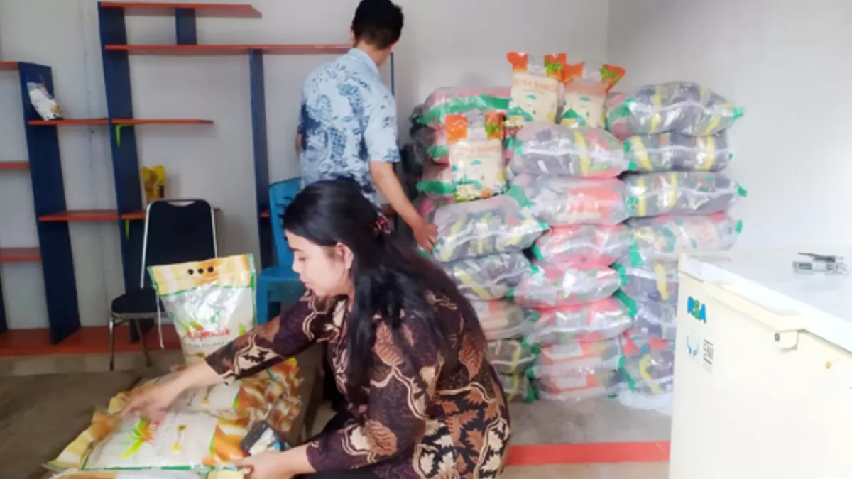 PKH dan BPNT tahap 1 tahun 2026 segera cair. Pemerintah tambah bantuan pangan berupa beras 40 kg untuk KPM jelang puasa.