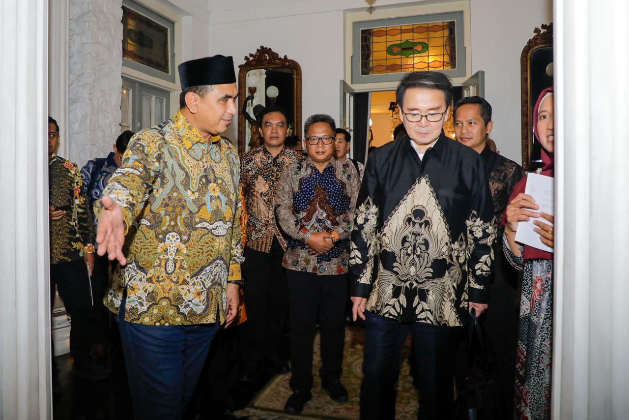 Wakil Gubernur Jawa Tengah, Taj Yasin Maimoen, usai menerima kunjungan kehormatan Gubernur Prefektur Kagawa, Jepang, Ikeda Toyohito di Resto Bunga Rampai, Jakarta Pusat pada Jumat, 23 Januari 2026.