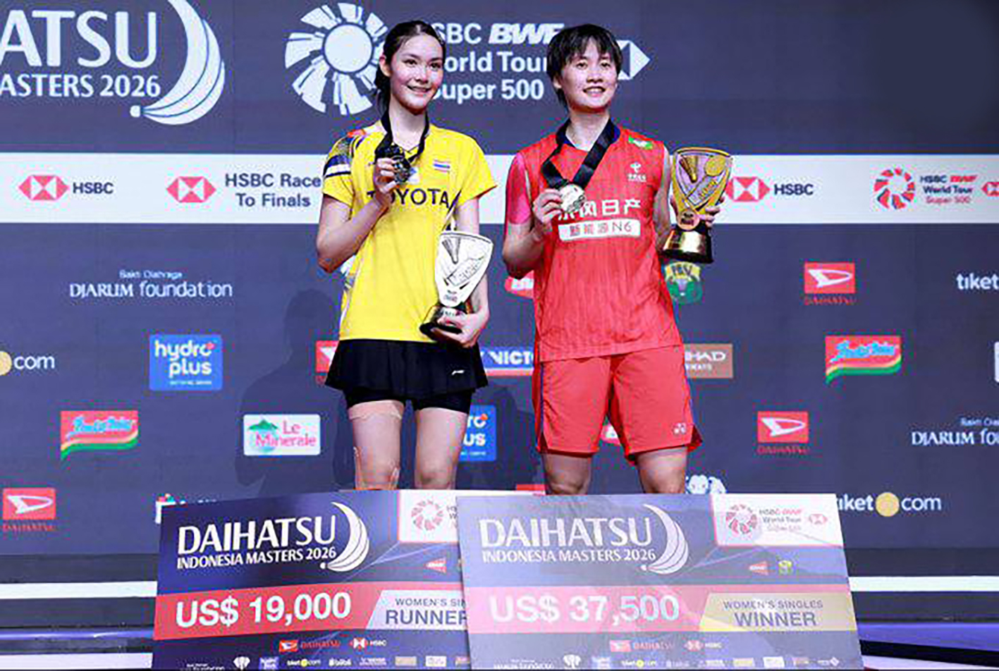 Chen Yu Fei meraih gelar juara tunggal putri Indonesia Masters 2026 usai mengalahkan wakil Thailand, Pitchamon Opatniputh 23-21, 21-13.