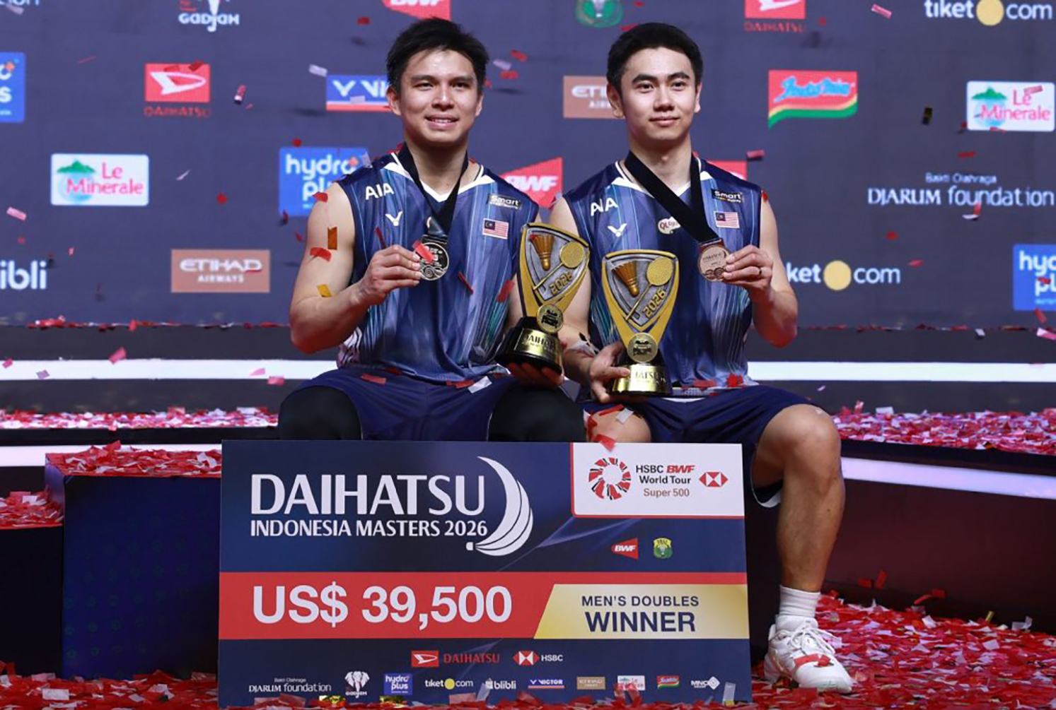 Ganda putra Malaysia Goh Sze Fei/Nur Izzuddin menjadi juara Indonesia Masters 2026 usai menang 21-19, 21-13 atas Raymond Indra/Nikolaus Joaquin.