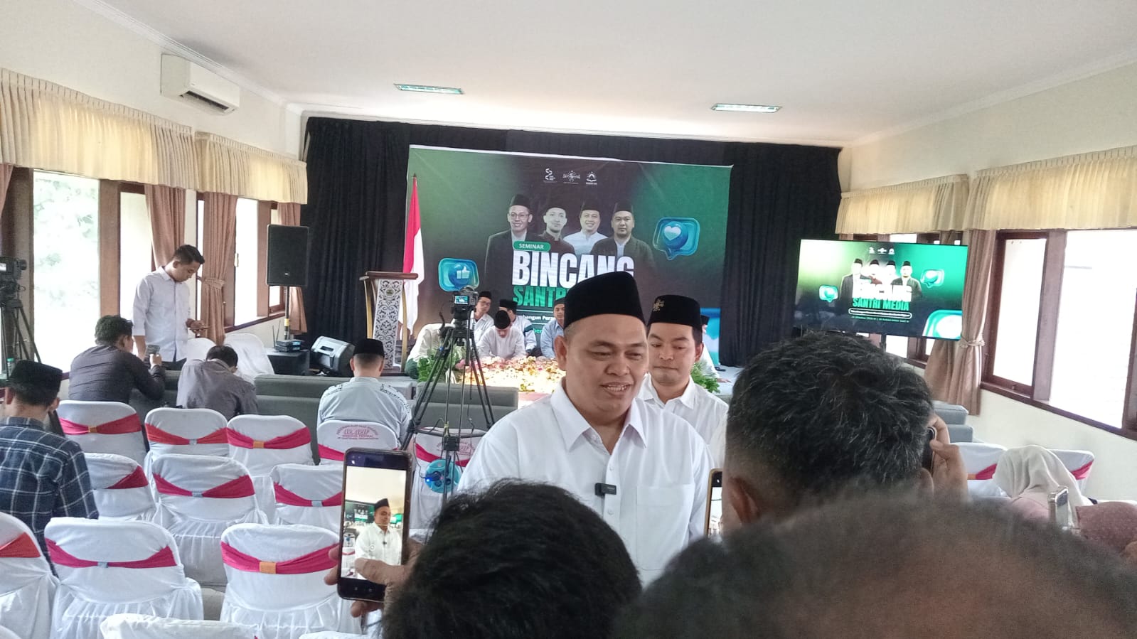 Wakil Ketua DPRD Jawa Tengah Sarif Abdillah mengatakan, persoalan sampah tidak bisa dilakukan setengah-setengah.