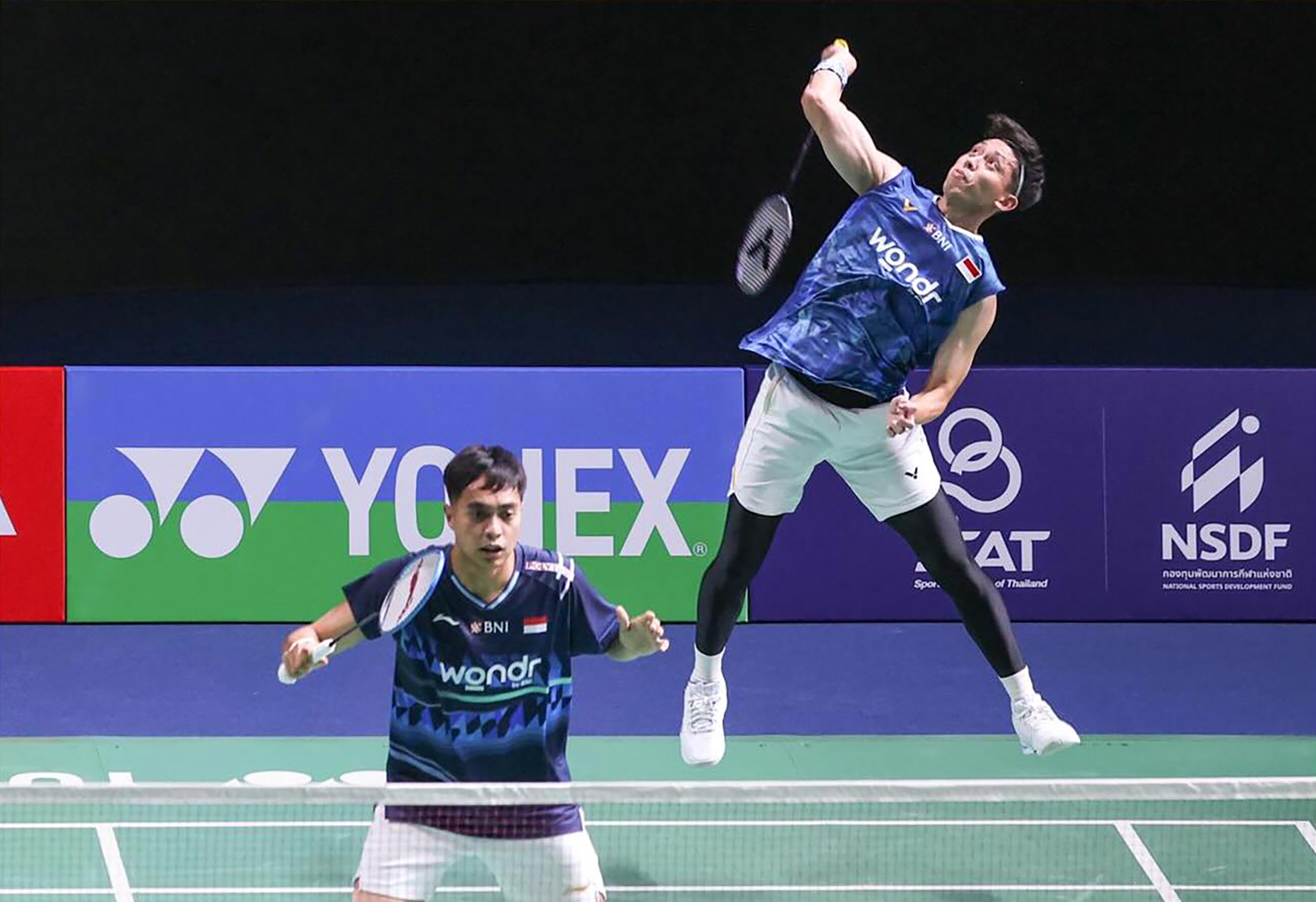 Muhammad Rian Ardianto/Rahmat Hidayat mengamankan tiket ke babak 8 besar Thailand Masters 2026 usai mengandaskan Eng Keat Wesley Koh/Junsuke Kubo 21-13, 21-6.