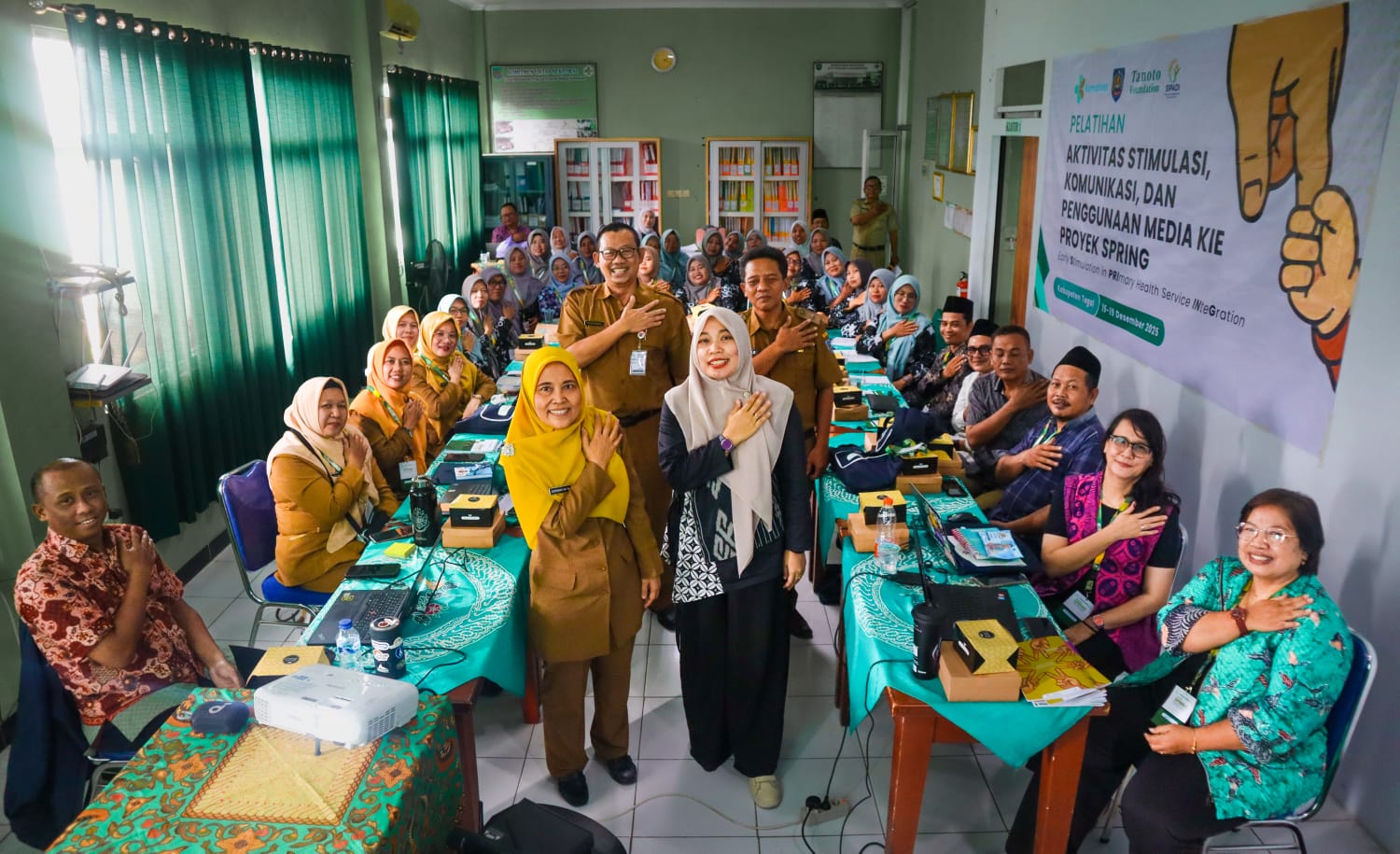 Pelatihan Program SPRING untuk para kader dan tokoh masyarakat di Desa Sumingkir.