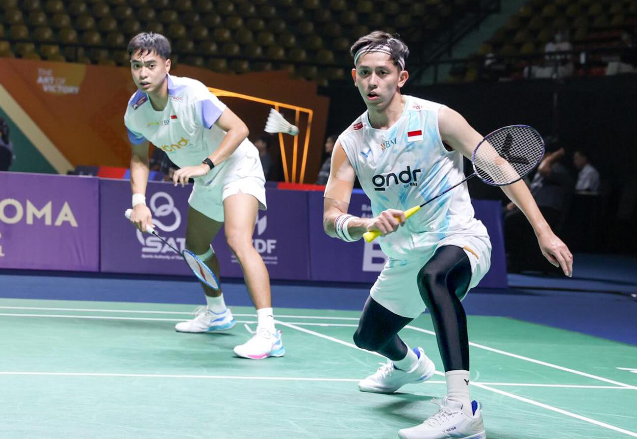 Muhammad Rian Ardianto/Rahmat Hidayat lolos ke babak semifinal usai menyingkirkan unggulan ketiga Fang Chih Lee/Fang Jen Lee 21-12, 21-18.