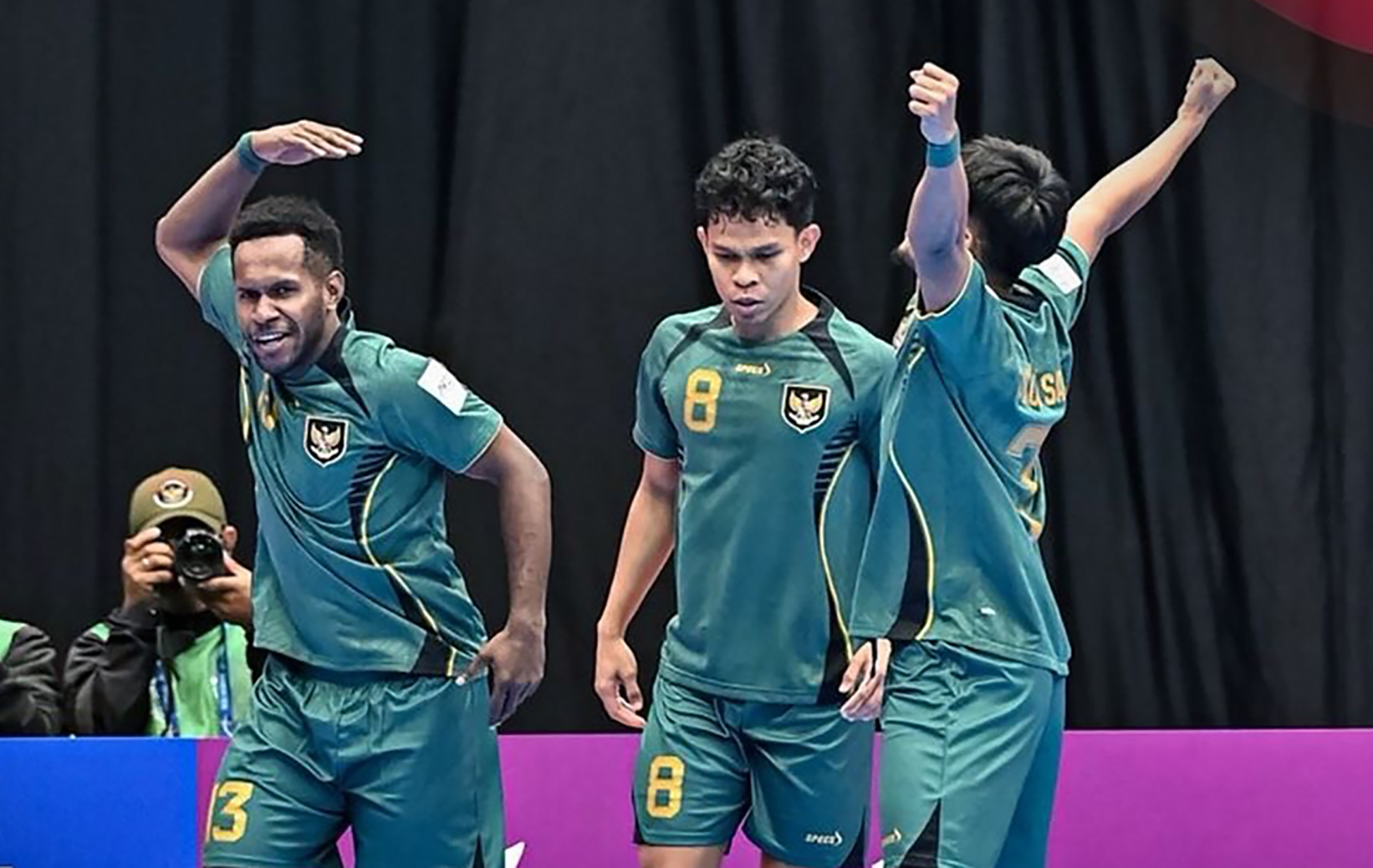 Timnas Futsal Indonesia lolos ke babak semifinal AFC Futsal Asian Cup 2026 setelah mengalahkan Vietnam dengan skor 3-2 di Indonesia Arena, Selasa (3/2) malam WIB.