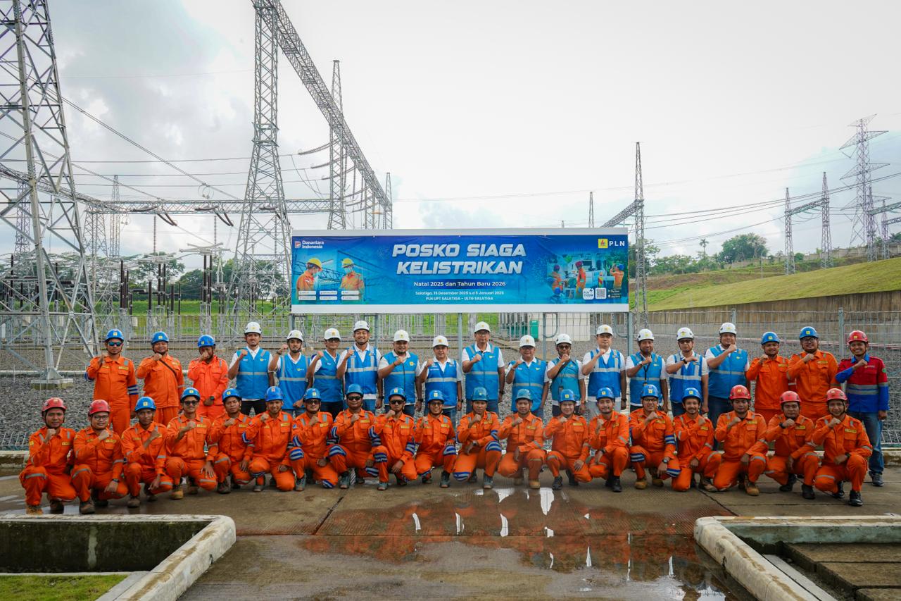SIAGA LISTRIK : Dirut PLN Darmawan Prasodjo bersama pimpinan PLN lainnya di sela apel siaga kelistrikan nasional dan pemantauan sistem kelistrikan Jawa&ndash;Madura&ndash;Bali di GITET 500 kV Pedan.