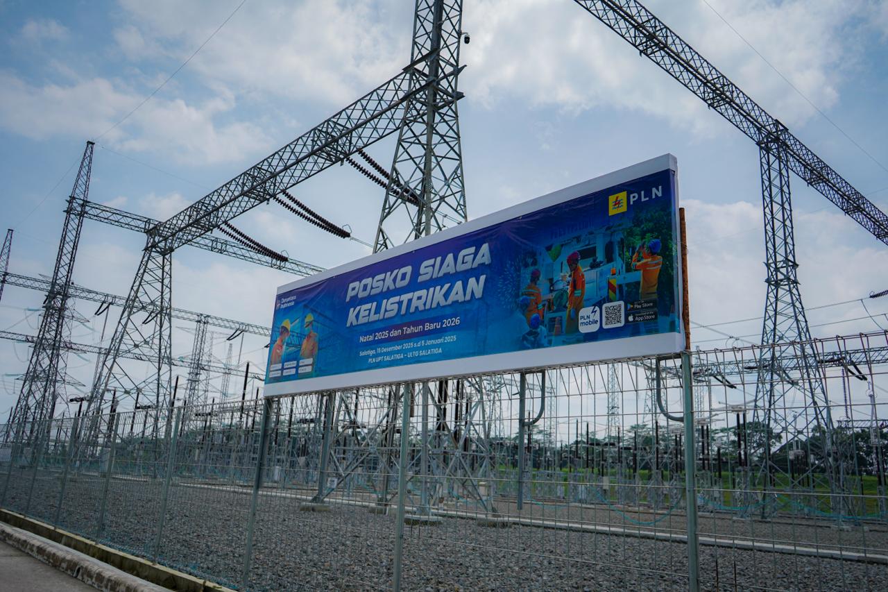 LISTRIK ANDAL : Sistem kelistrikan Jawa&ndash;Madura&ndash;Bali salam pantauan ketat selama Siaga Nataru sebagaimana di GITET 500 kV Pedan.