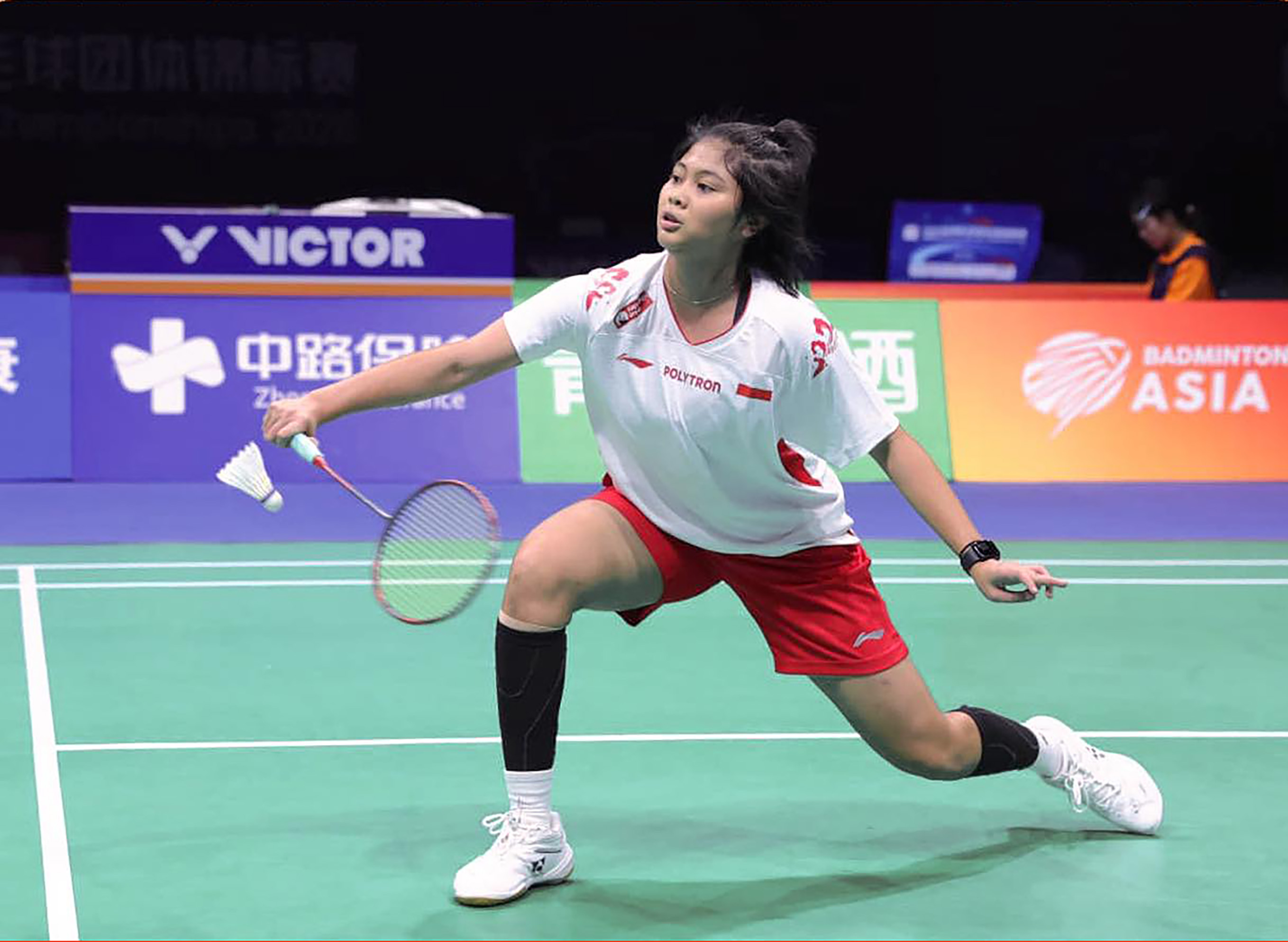 Thalita Ramadhani Wiryawan gagal menyumbangkan poin untuk tim putri Indonesia usai kalah dua gim langsung 14-21, 16-21 atas Riko Gunji.