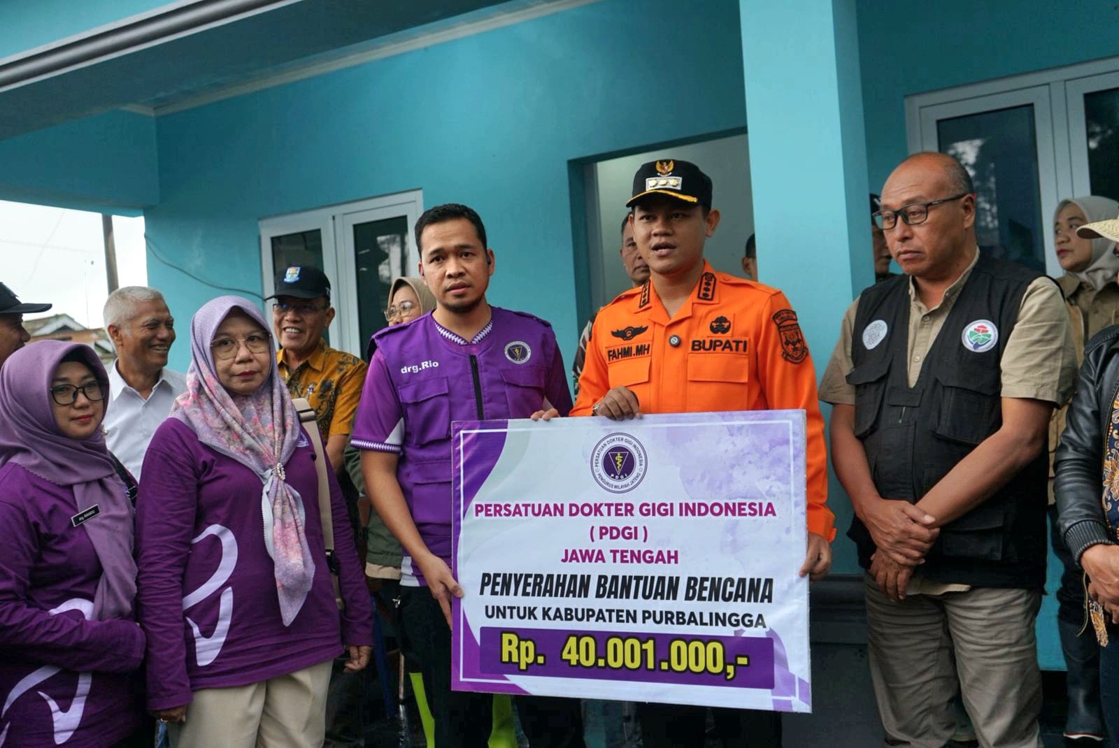 PDGI Jateng Serahkan Donasi Bagi Korban Banjir Bandang di Purbalingga, Diterima langsung Bupati Fahmi MH - Persatuan Dokter Gigi Indonesia Jawa Tengah.