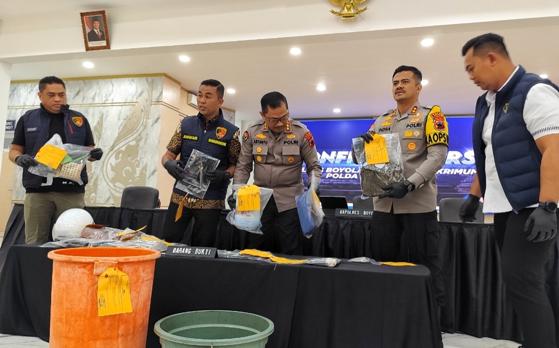 Barang bukti yang diamankan kasus pembunuhan di Desa Pengkol Kabupaten Boyolali