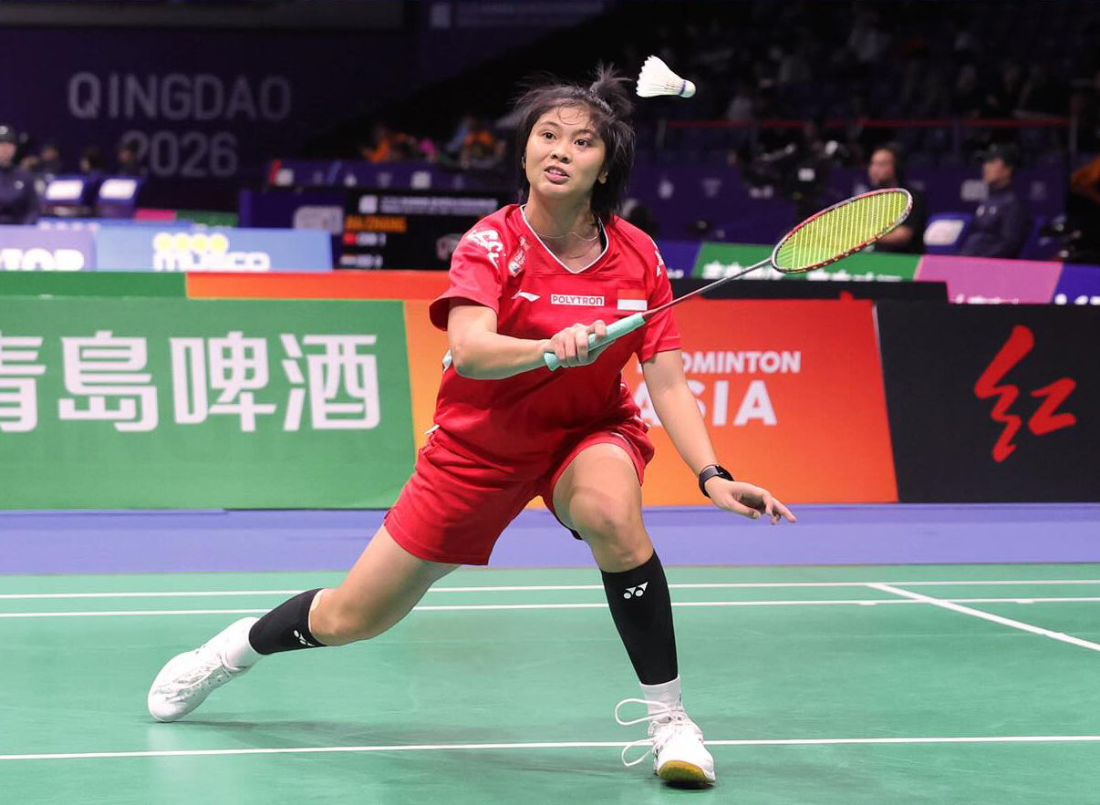 Tunggal pertama Thalita Ramadhani Wiryawan gagal menyumbangkan poin buat Indonesia setelah kalah 24-26, 18-21 atas Busanan Ongbamrungphan.