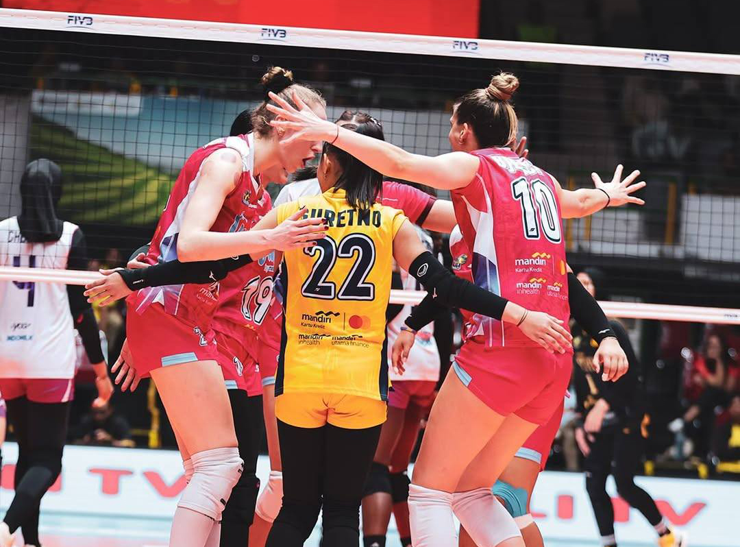 Jakarta Livin Mandiri meraih tiga poin usai mengalahkan Gresik Petrokimia Pupuk Indonesia dengan skor 3-1 (25-17, 25-22, 22-25, 25-20) di seri Malang.