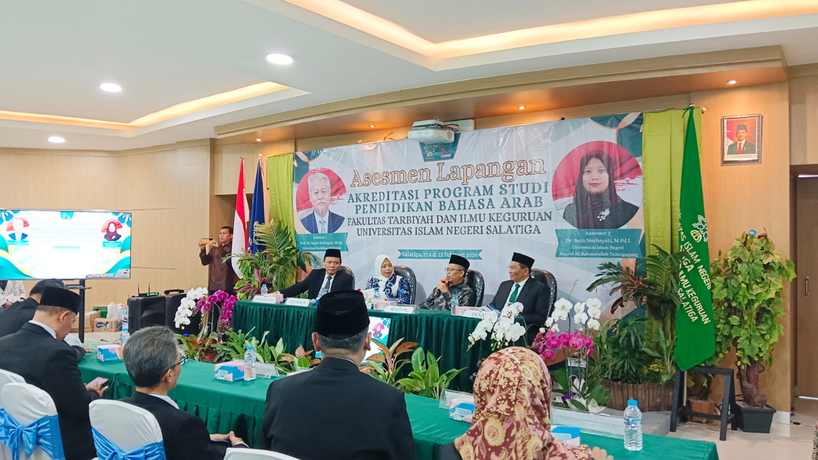 Jalani Asesmen Lapangan, PBA UIN Salatiga Perkuat Langkah Menuju World Class University  -  Ruang Rapat Utama Gedung Ahmad Dahlan UIN Salatiga, Rabu pagi (11/2).