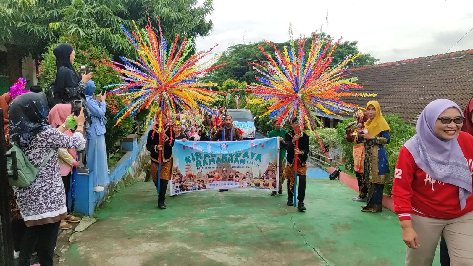 Kirab Budaya di SDN Gajahmungkur 02 Semarang.