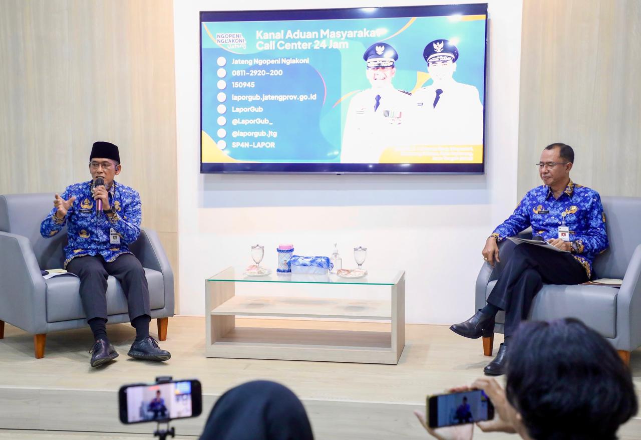 Sekretaris Daerah (Sekda) Provinsi Jawa Tengah, Sumarno dalam jumpa pers mengenai Pajak Kendaraan Bermotor (PKB) pada 2026