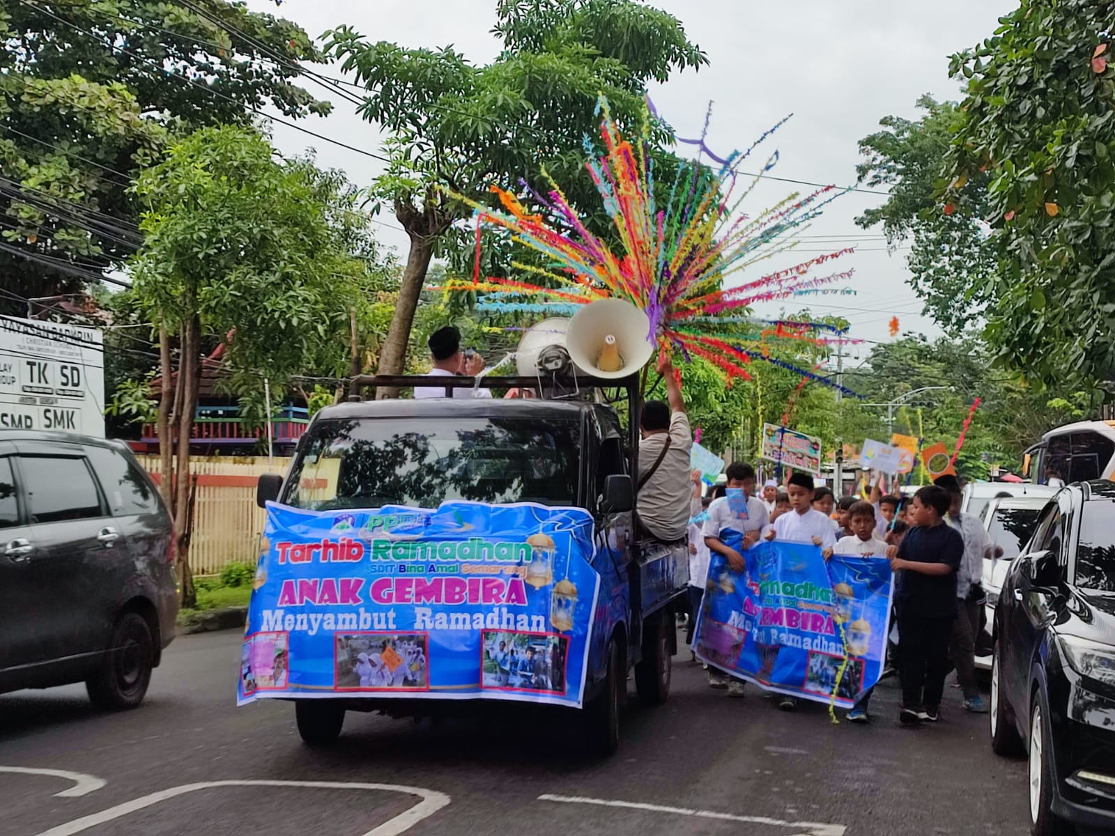 Sebanyak 647 siswa pawai  Tarhib Ramadan melewati Jalan Kyai Saleh menuju Jalan Veteran, RSUP Dr Kariadi, dan kembali ke sekolah.