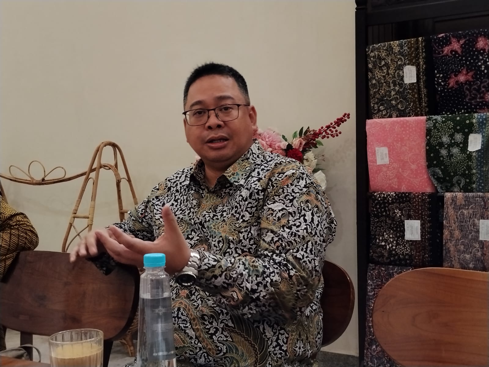 Direktur Utama KIW, Ahmad Fauzie Nur, dalam kegiatan &ldquo;Let&rsquo;s Talk with KIW &ndash; Media Hangout&rdquo; yang digelar di Gerhana Resto & Cafe, Kota Semarang, Kamis (12/2).