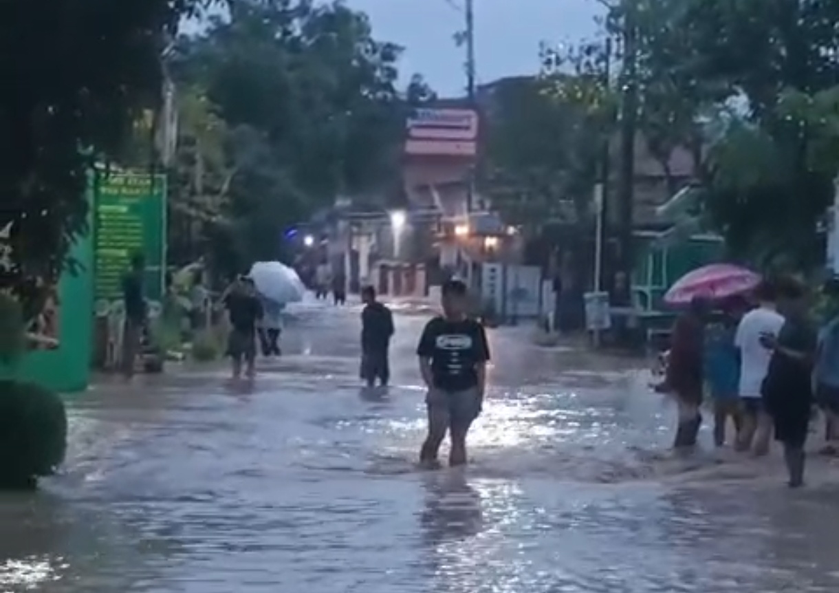 Genangan banjir di pemukiman warga di wilayah Kota Semarang