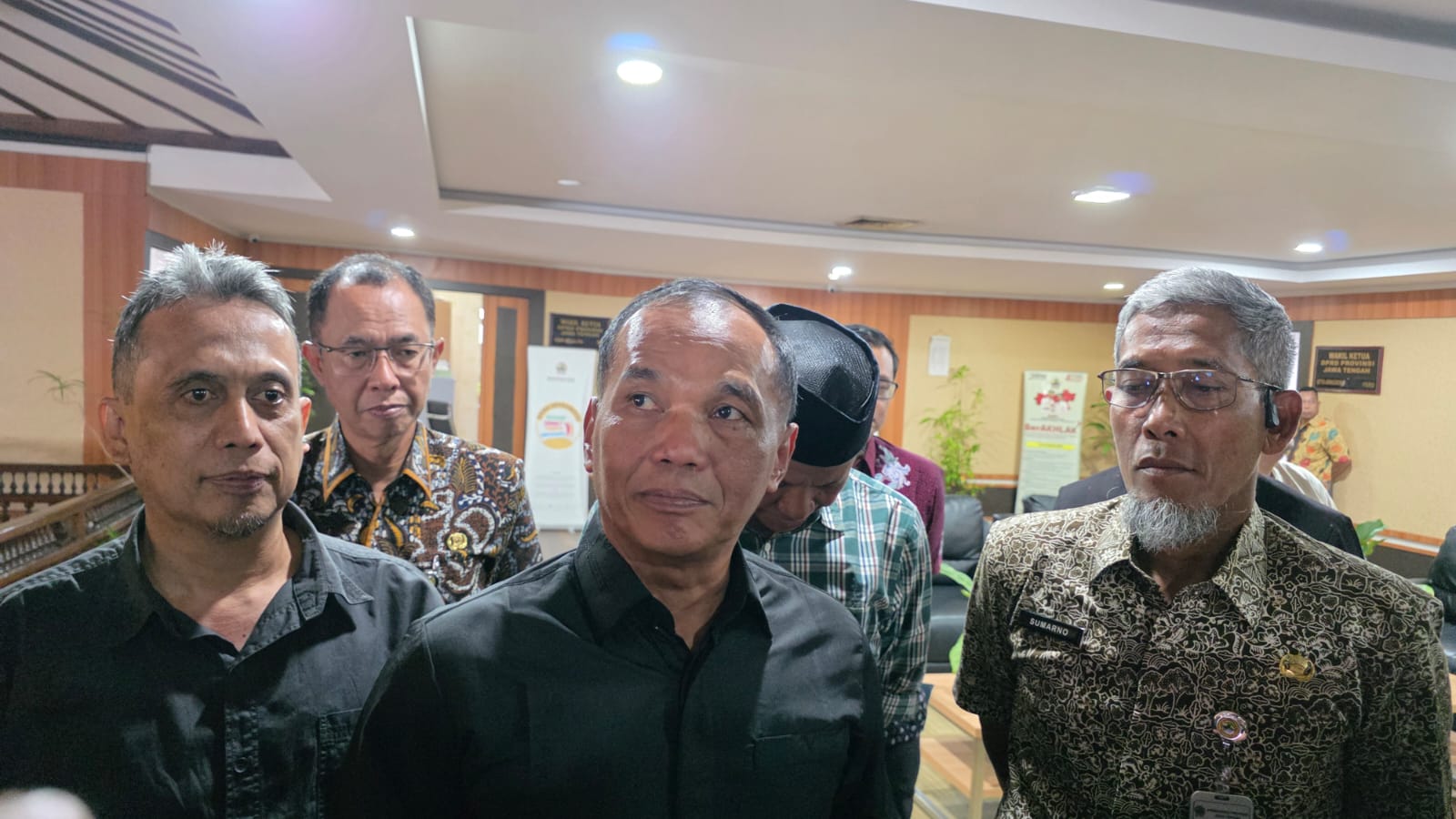 (kiri-kanan)  Ketua DPRD Jateng Sumanto dan Sekda Jateng Sumarno.