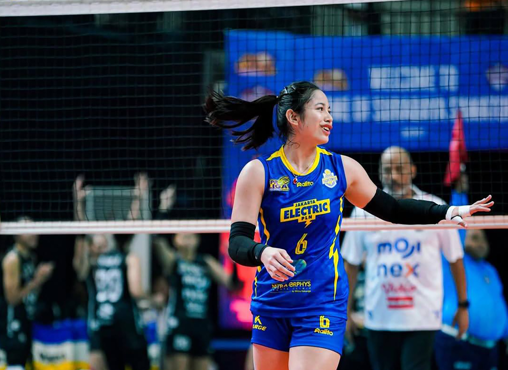 Jakarta Electric PLN tertahan di peringkat ketiga usai kalah dari Gresik Petrokimia Pupuk Indonesia dengan skor 0-3 (19-25, 19-25, 18-25).