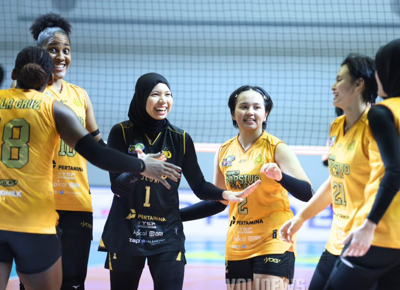 Jakarta Popsivo Polwan membuka asa lolos ke babak Final Four usai mengalahkan Bandung BJB Tandamata dengan skor 3-1 (25-12, 25-16, 20-25, 25-17).