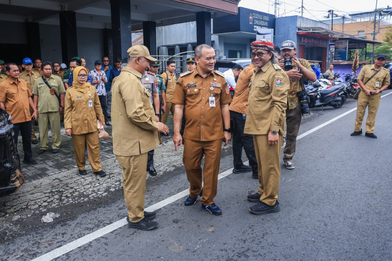 Gubernur Jawa Tengah Ahmad Luthfi meresmikan dua paket preservasi atau pemeliharaan jalan, yaitu ruas jalan Parakan (Temanggung)&mdash;Patean (Kendal) dan ruas Jalan Wonosobo&mdash;Dieng (Banjarnegara).