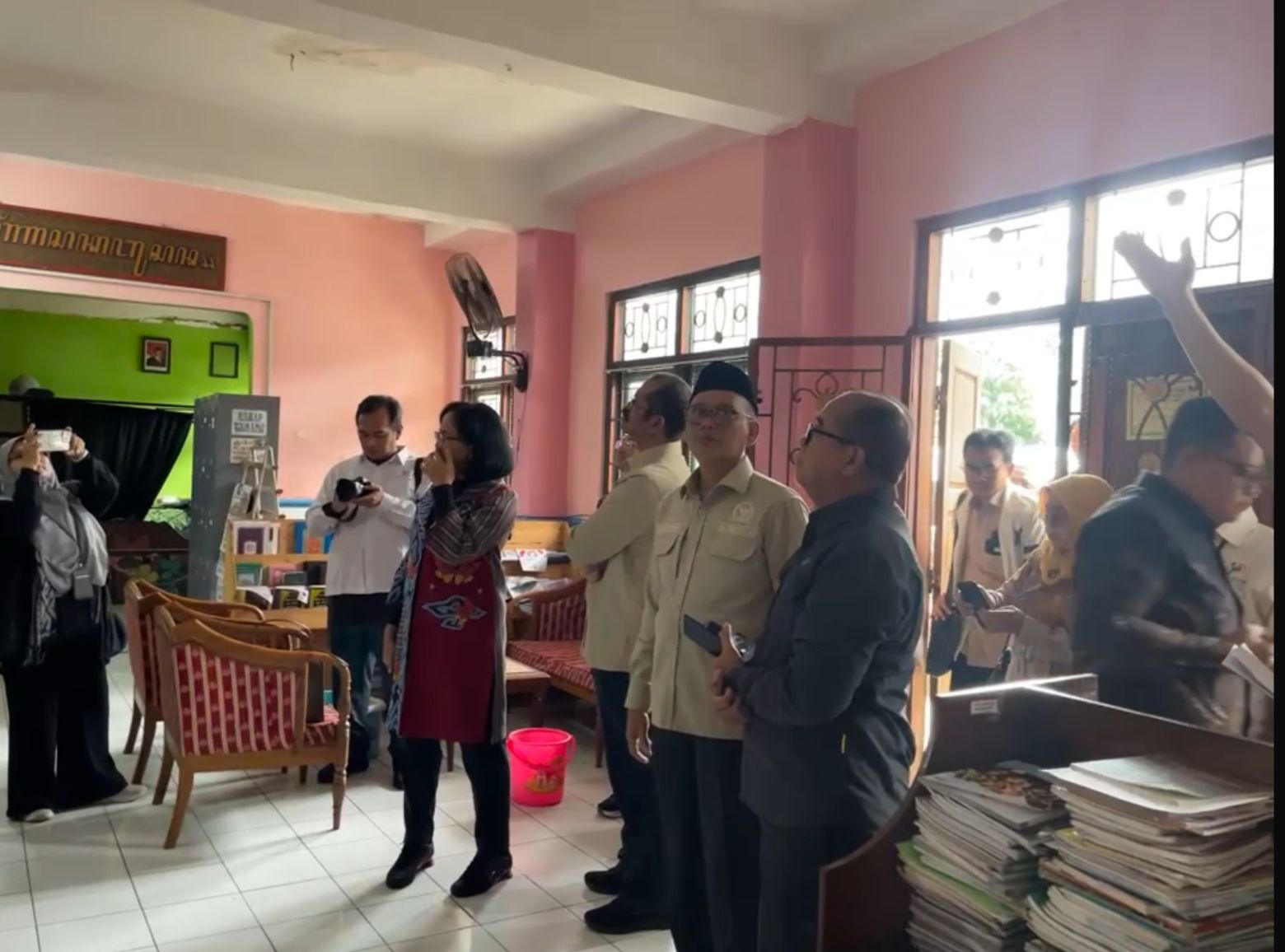 Komisi X DPR RI lakukan kunjungan ke perpustakaan SD Negeri 01 Ungaran. Maria Novena/Jawa Pos Radar Semarang