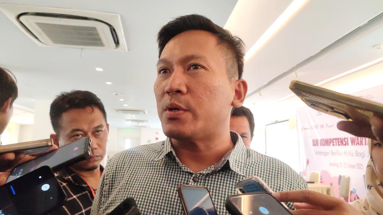 Pakar Kebijakan Publik Universitas Diponegoro (Undip), Bangkit Aditya Wiryawan menilai kinerja Pemerintah Kota atau Pemkot Semarang selama setahun terakhir, tepatnya sejak kepemimpinan Agustina-Iswar,