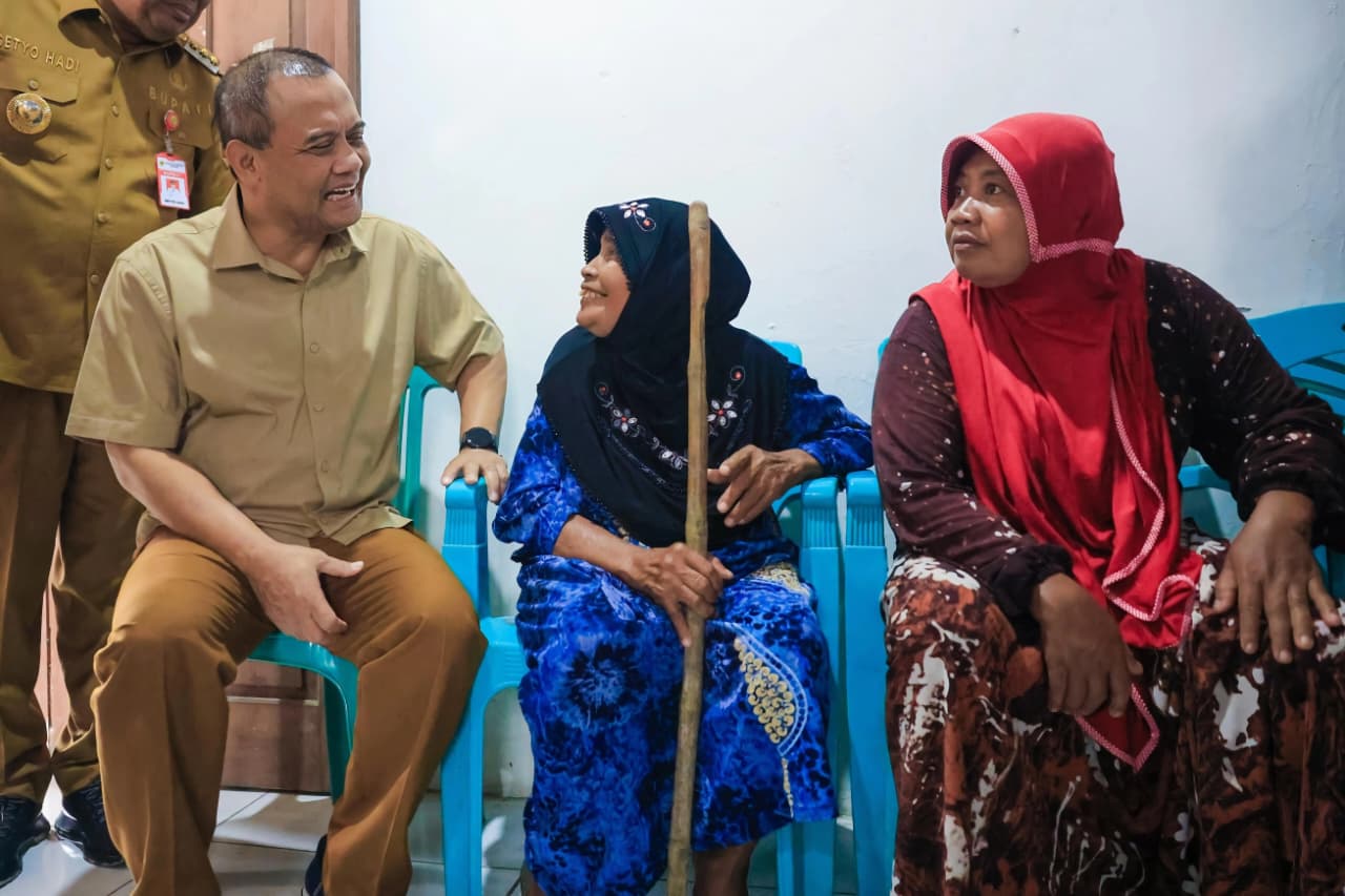  Gubernur Jawa Tengah Ahmad Luthfi mengunjungi Desa Mayahan, Kecamatan Tawangharjo, Kabupaten Grobogan pada Senin, 2 Maret 2026.