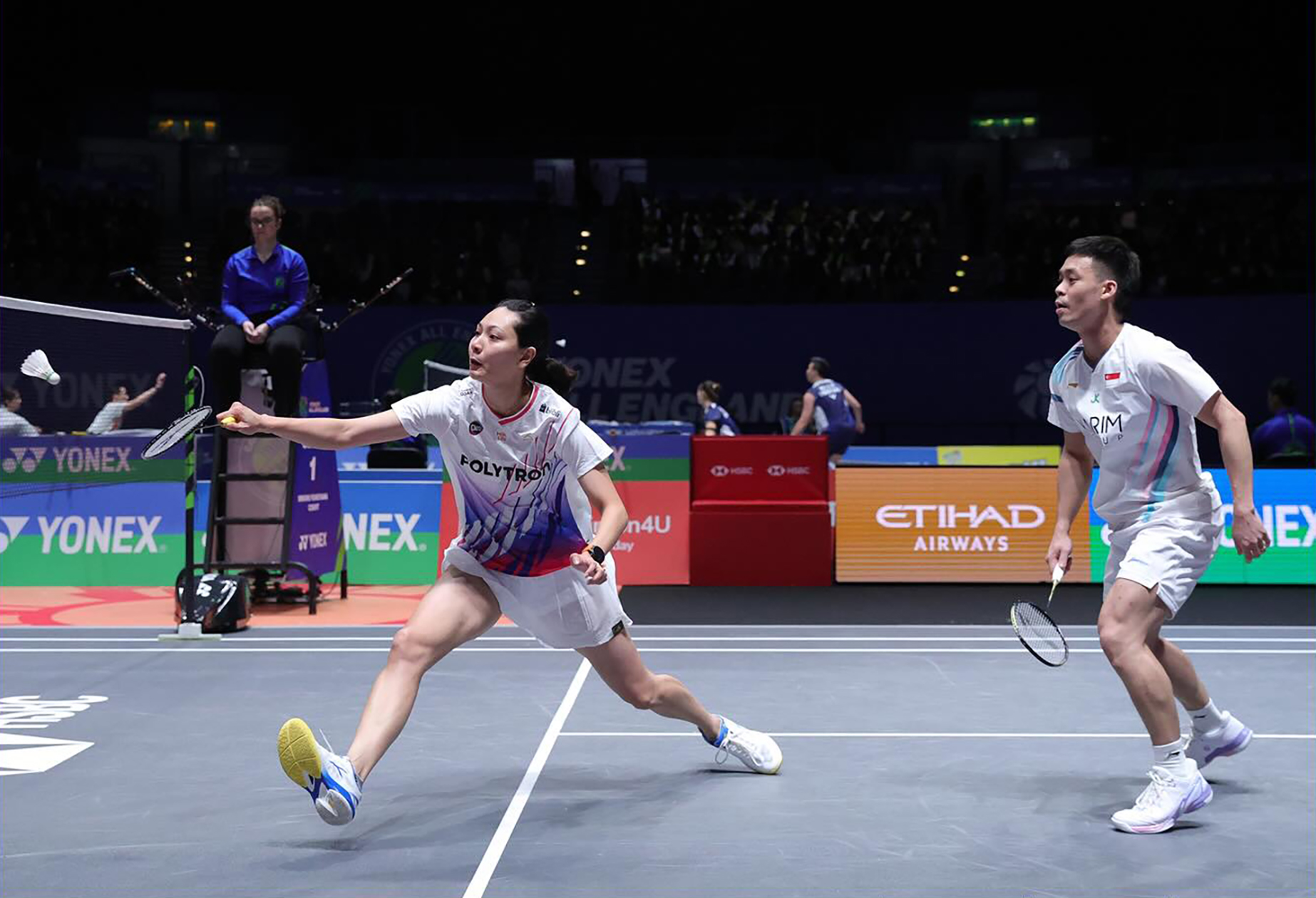Hee Yong Kai Terry/Gloria Emanuelle Widjaja harus mengakui keunggulan wakil China unggulan pertama Feng Yan Zhe/Huang Dong Ping 21-18, 18-21, 19-21.