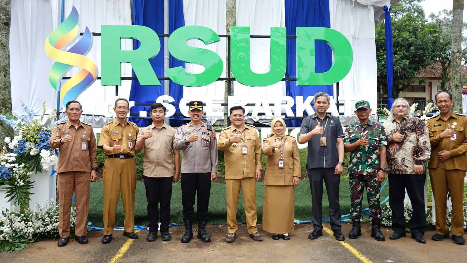 Pemkot Salatiga resmi mengubah nama Rumah Sakit Umum Daerah (RSUD) Kota Salatiga menjadi RSUD dr. Soebarkat Tjitrodarmodjo, Selasa (3/3).