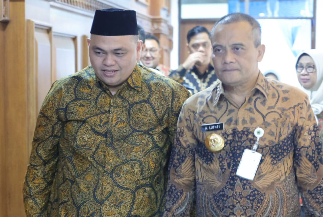 Wakil Ketua DPRD Jawa Tengah Sarif Abdillah bersama Gubernur Ahmad Luthfi.