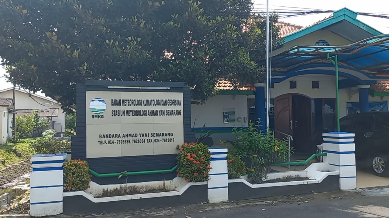 Kantor BMKG Ahmad Yani Semarang.