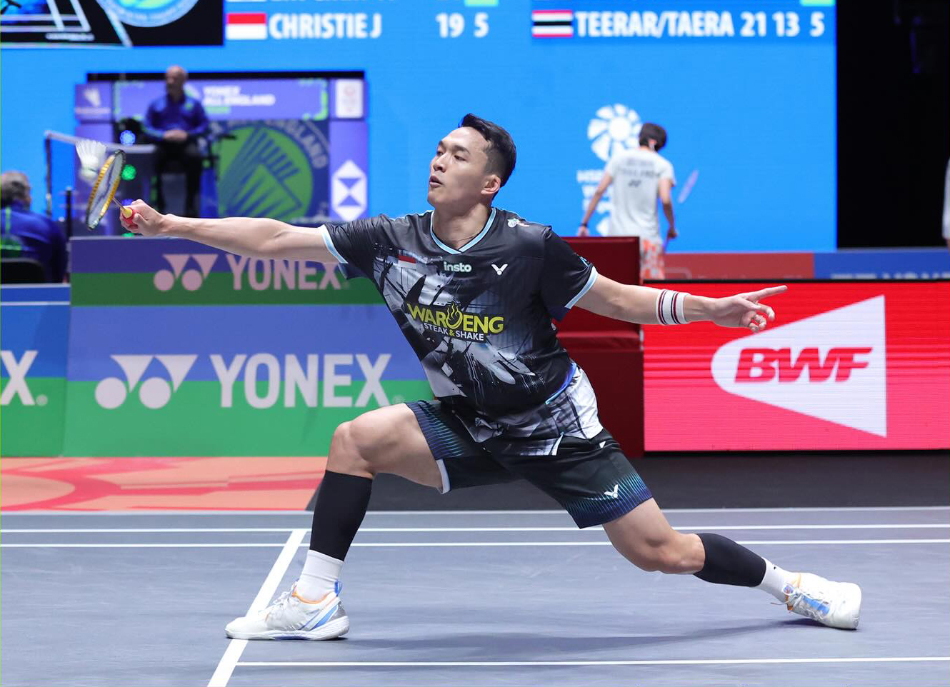 Jonatan Christie harus terhenti di babak 16 besar usai kalah dua gim langsung 19-21, 12-21 atas wakil Chinese Taipei, Lin Chun Yi.