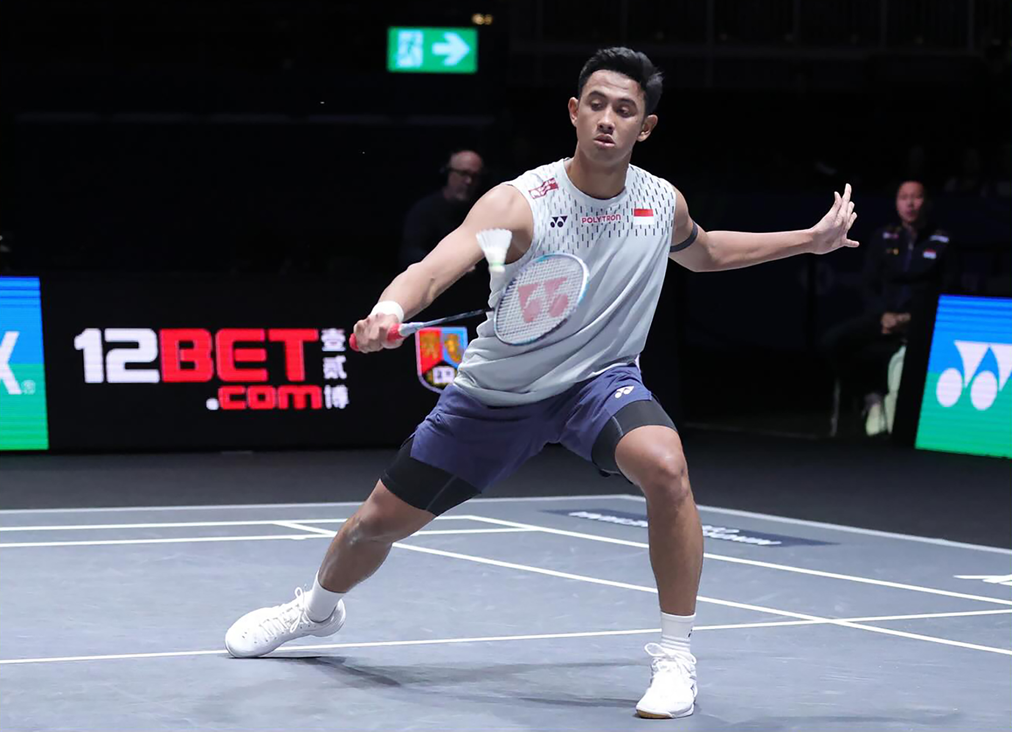 Tunggal putra Indonesia Alwi Farhan harus mengakui keunggulan wakil Thailand, Kunlavut Vitidsarn dua gim langsung 17-21, 12-21.