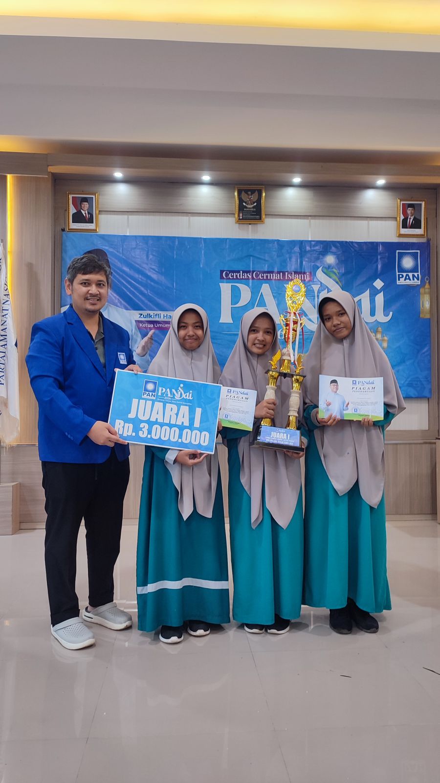 MA Muhammadiyah Majenang Berhasil Juara 1 Kompetisi Cerdas Cermat Islami, Trenggono: Kami Kawal ke Tingkat Nasional Dewan Pimpinan Wilayah (DPW) Partai Amanat Nasional (PAN) Jawa Tengah