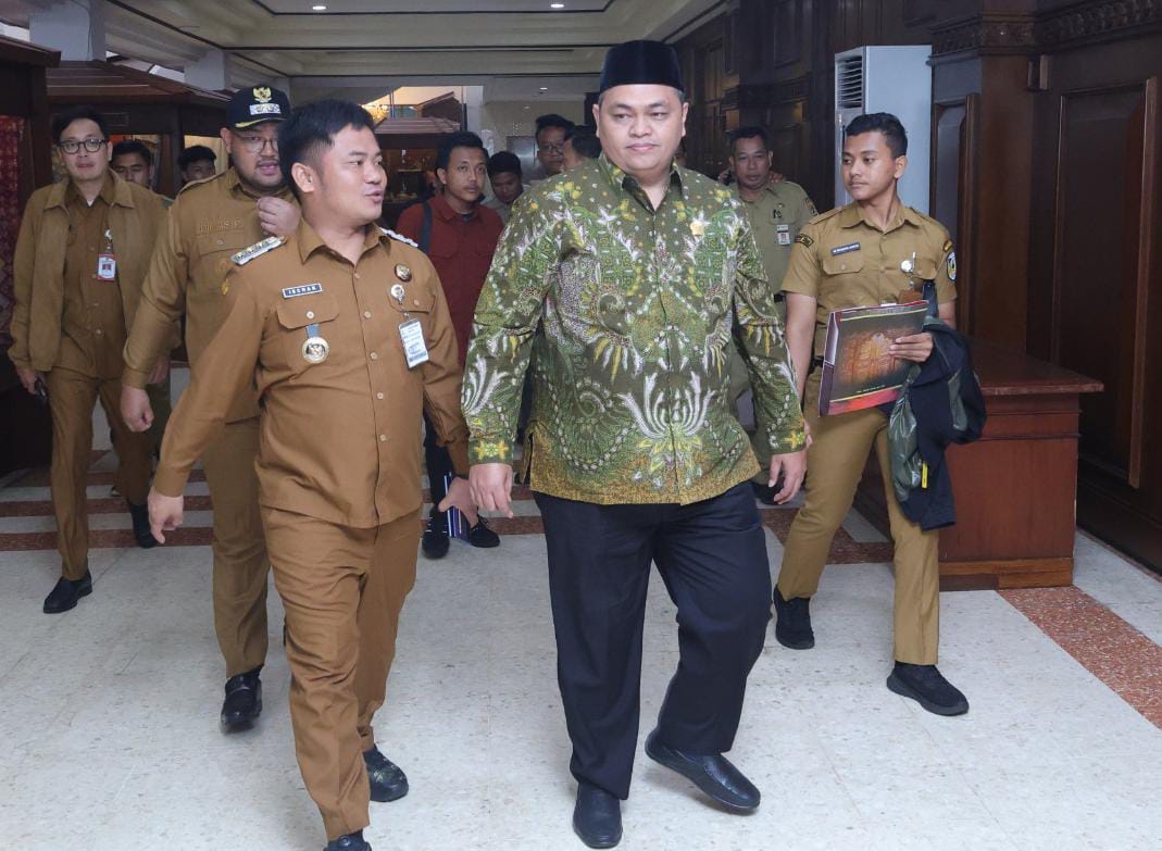 Wakil Ketua DPRD Jawa Tengah Sarif Abdillah dan Para Pemimpin Daerah.