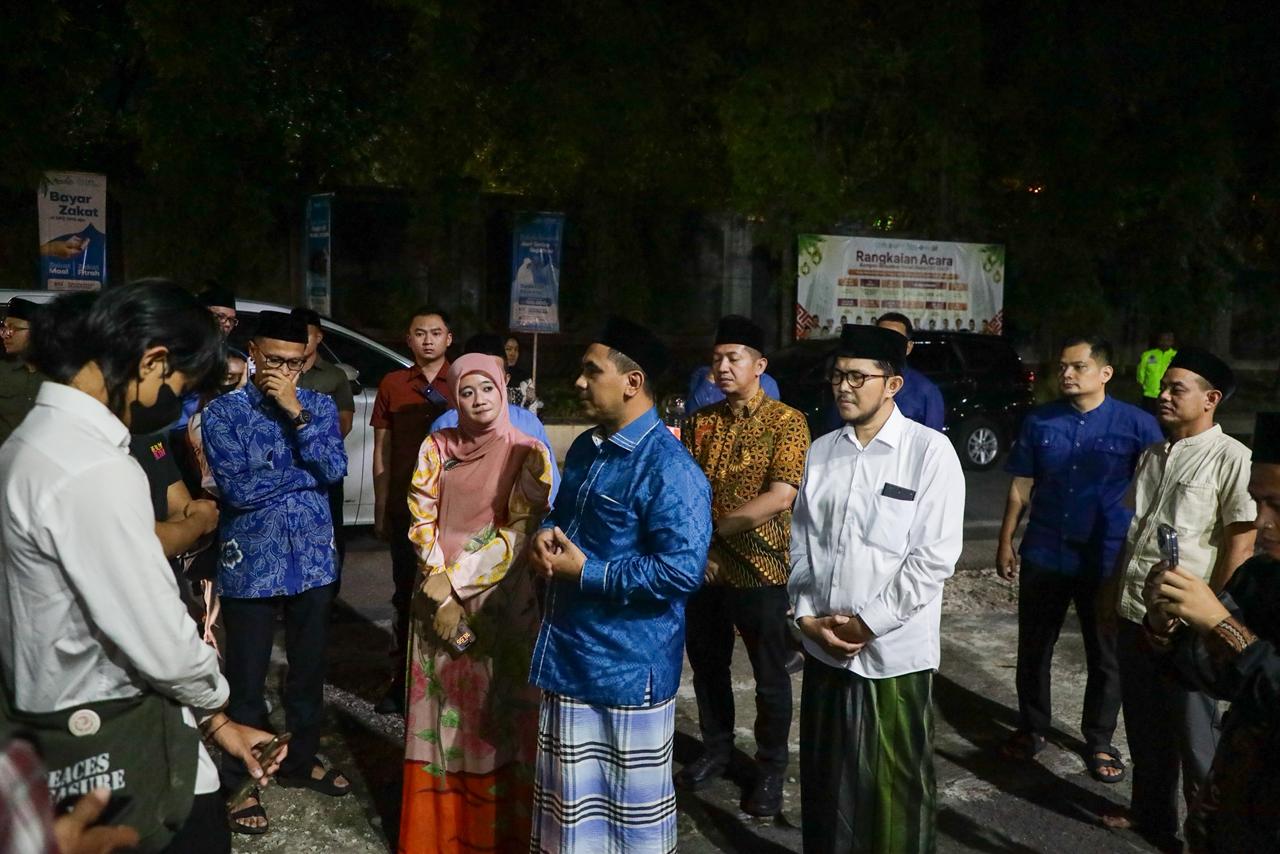 mahasiswa Universitas Sebelas Maret (UNS) Surakarta sempat menghadang Wakil Gubernur Jawa Tengah, Taj Yasin Maimoen