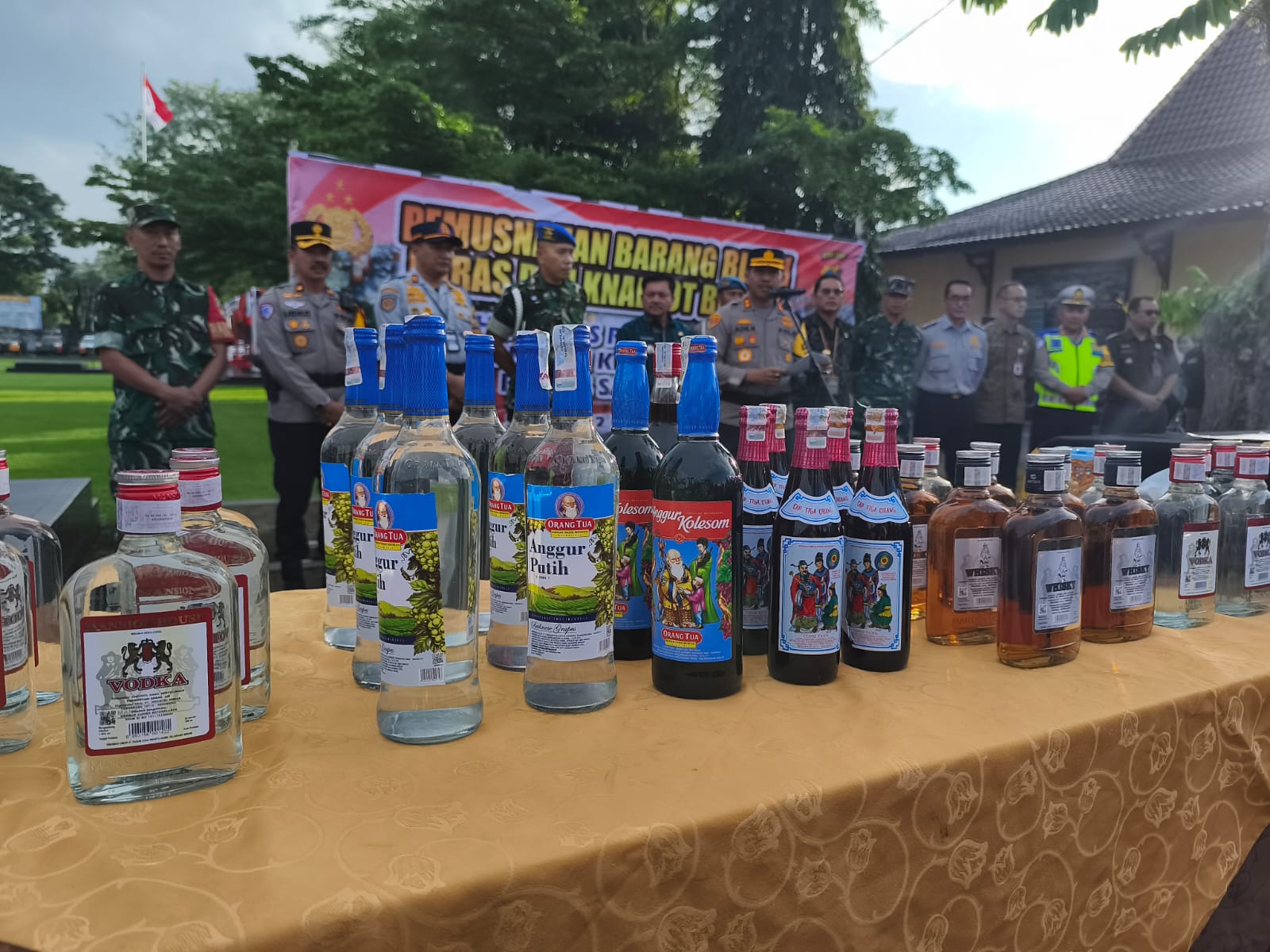 Polres Salatiga Musnahkan 287 Knalpot Brong dan 3.997 Botol Miras Hasil Operasi Pekat Jelang Operasi Ketupat Candi 2026  Operasi Ketupat Candi 2026 d