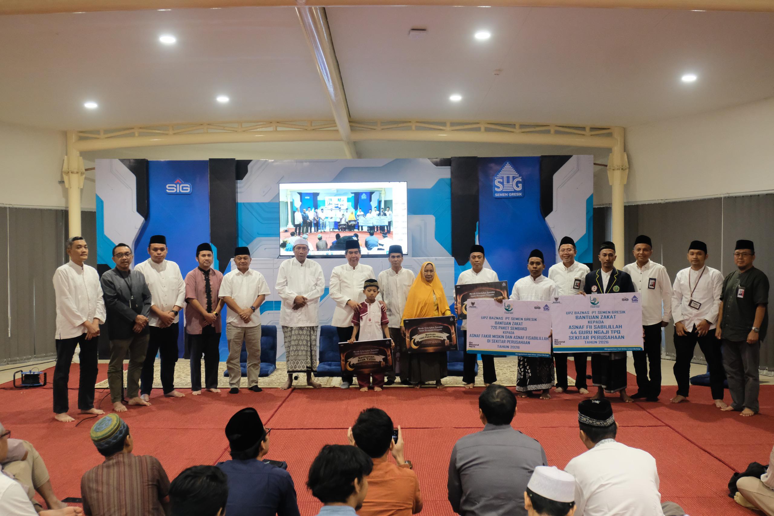  PT Semen Gresik bersinergi dengan Unit Pengumpul Zakat (UPZ) Baznas Semen Gresik menggelar santunan dan buka puasa bersama ratusan anak yatim/piatu dari Kabupaten Rembang dan Kabupaten Blora.